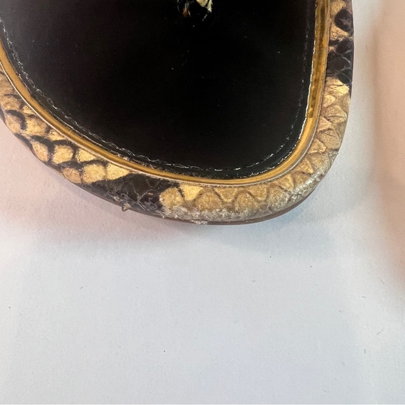 Tory Burch Miller Sandals 8M Snake Print Gold Logo Thong Flip Flop Leather - Picture 2 of 9